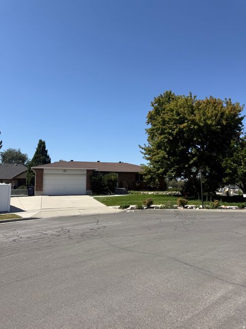 328 E Heather Ridge Cir, Sandy, UT, 84070-5236 | Card Image