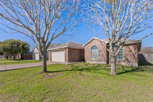 1609 Paint Brush Dr, Lockhart, TX, 78644-3087 | Card Image
