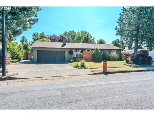 1520 Ne Hacienda Ave, Gresham, OR, 97030-4533 | Card Image