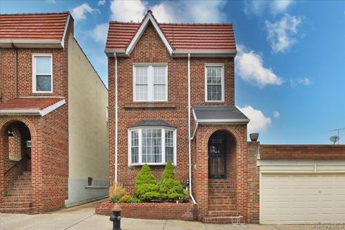 8859 82nd Avenue, New York, NY, 11385 | Card Image