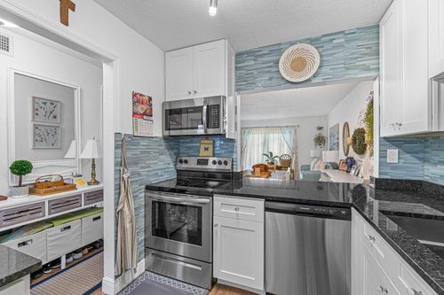apt-211-2855 Garden Dr S, Lake Worth, FL, 33461-6246 | Card Image