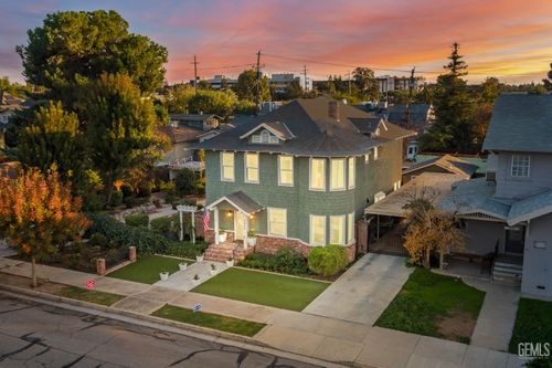 2427 19th St, Bakersfield, CA, 93301-3410 | Card Image