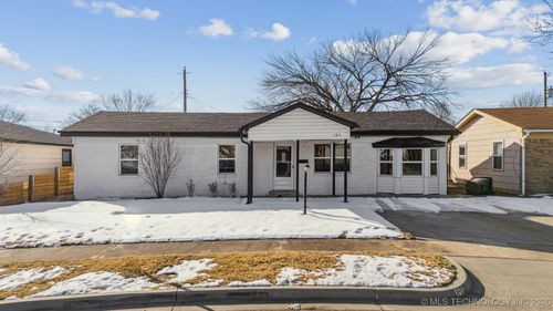 104 W 11th St, Owasso, OK, 74055-5511 | Card Image