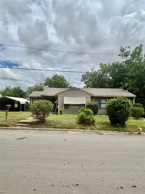 415 E 7th Street, Taylor, TX, 76574 | Card Image