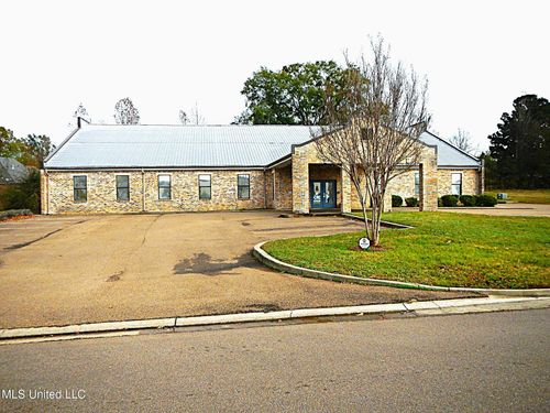 106 W Falen Dr, Canton, MS, 39046-6064 | Card Image