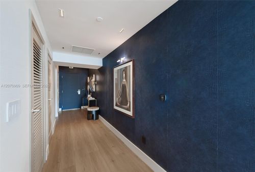 1509-888 Biscayne Blvd, MIAMI, FL, 33132-1550 | Card Image