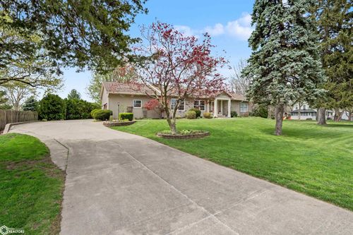 2937 Cliff Rd, Burlington, IA, 52601-2410 | Card Image