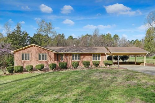 4104 Enchanted Ln, Greensboro, NC, 27406-6904 | Card Image