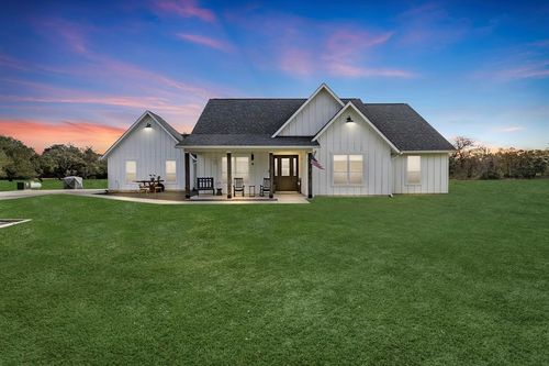 2016 E Grand Oaks Dr, Alleyton, TX, 78935-2178 | Card Image