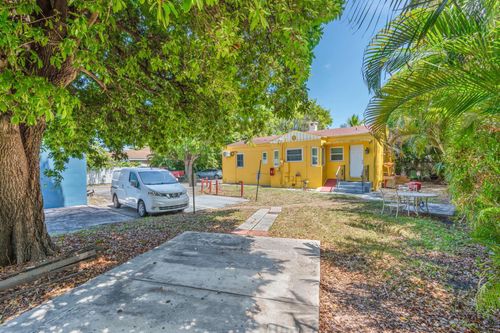 2221-2223-2221 Fillmore St, Hollywood, FL, 33020-4407 | Card Image