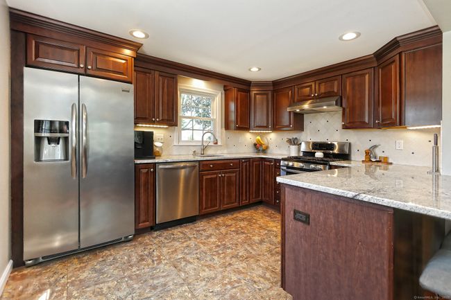 Recently updated kitchen with gas cooking, soft close drawers! | Image 10