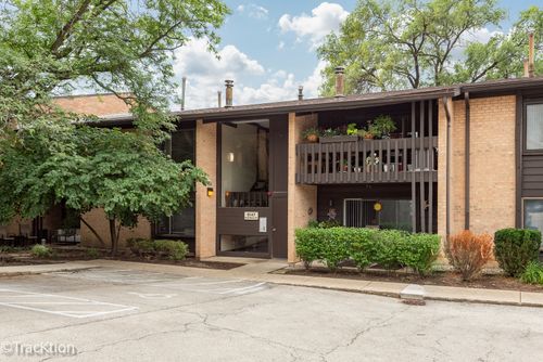 204-6147 Knoll Wood Ct, Willowbrook, IL, 60527-2035 | Card Image