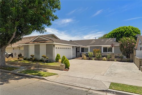 4656 Hazelnut Ave, Seal Beach, CA, 90740 | Card Image