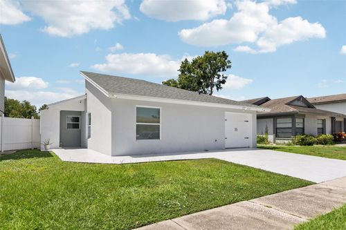 10329 Del Mar Cir, TAMPA, FL, 33624-5102 | Card Image