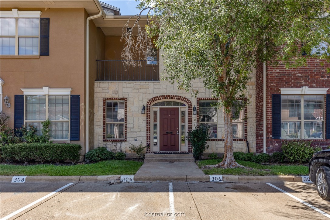 Forest Pvt Dr, College Station, TX 77840