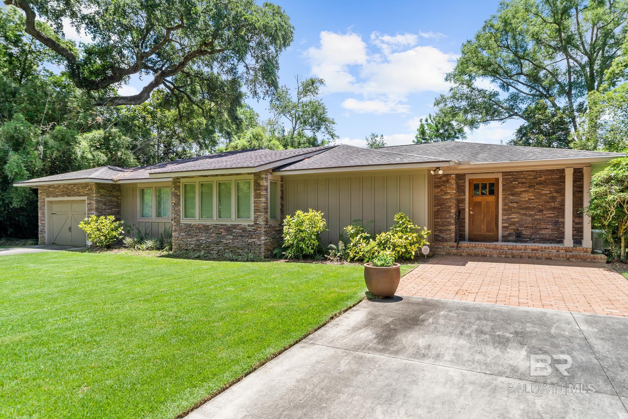 White Ave, Fairhope, AL 36532