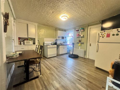 299 E 150th St, Bronx, NY, 10451-5160 | Card Image