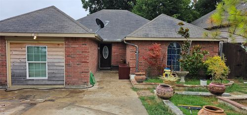 1418 Exeter Ave, Dallas, TX, 75216-6213 | Card Image