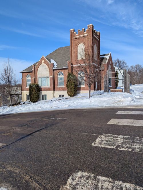 301 N Union Ave, Fergus Falls, MN, 56537-2129 | Card Image