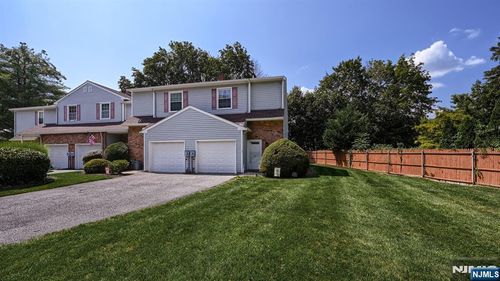 19 Ivy Ct, Wanaque, NJ, 07465-1419 | Card Image