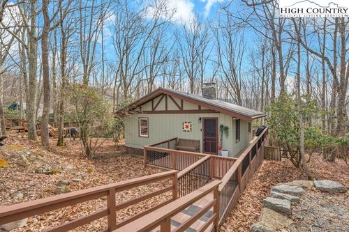 837 Pine Ridge Rd, Beech Mountain, NC, 28604-8155 | Card Image