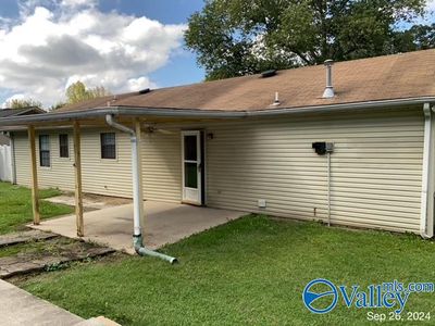 1702 Wilshire Avenue Sw, House other with 3 bedrooms, 1 bathrooms and null parking in Decatur AL | Image 2