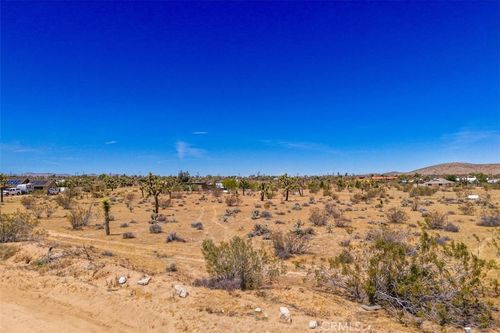 59688 Drexel Road, Yucca Valley, CA, 92284 | Card Image