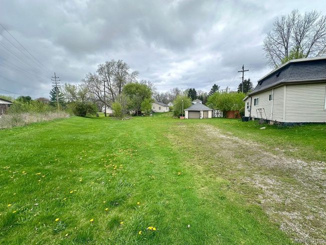 1 1 St St, House other with 3 bedrooms, 1 bathrooms and null parking in Yale MI | Image 30