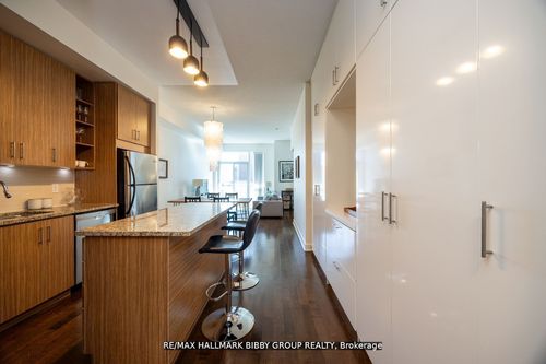 s420-112 George St, Toronto, ON, M5A2M5 | Card Image