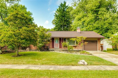 135 Lisa Ln, Yellow Springs, OH, 45387-1217 | Card Image