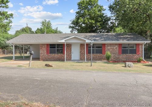 207 Thompson Ave, Poteau, OK, 74953-2429 | Card Image