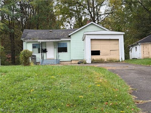 321 W Chalmers Avenue, Youngstown, OH, 44511 | Card Image