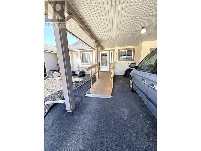 2 - 815 11 Th Ave, Townhouse with 2 bedrooms, 2 bathrooms and 2 parking in Keremeos BC | Image 9