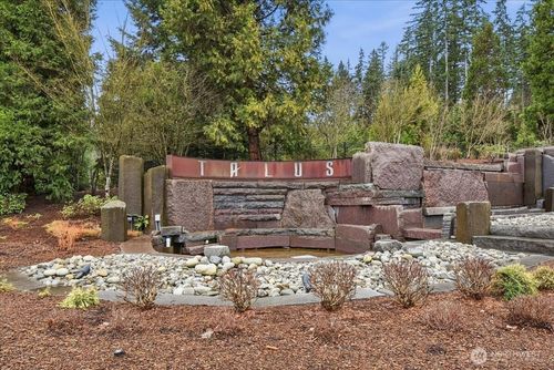 2102-63 Cougar Ridge Rd Nw, Issaquah, WA, 98027-5667 | Card Image