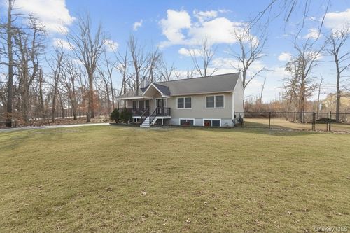 142 Gerard Rd, Yaphank, NY, 11980-9772 | Card Image