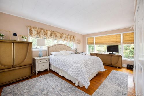 17 Greenwood Dr, Mahopac, NY, 10541-5514 | Card Image