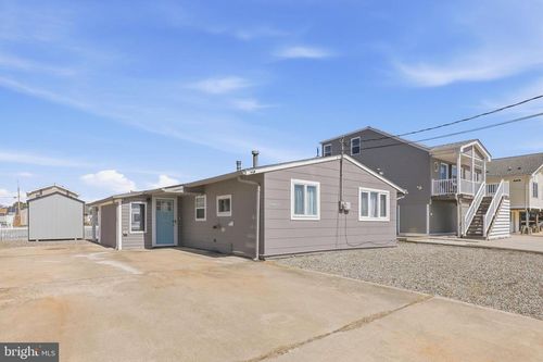 18 Lake Huron Dr, LITTLE EGG HARBOR TWP, NJ, 08087-1606 | Card Image