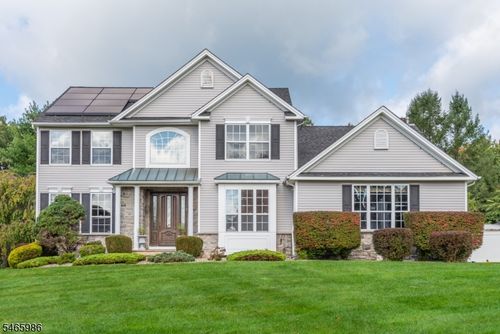 22 Saunders Ln, Hackettstown, NJ, 07840-5526 | Card Image