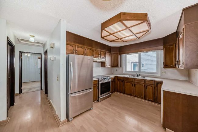 3224 108 Avenue Sw, Home with 3 bedrooms, 3 bathrooms and 2 parking in Calgary AB | Image 14