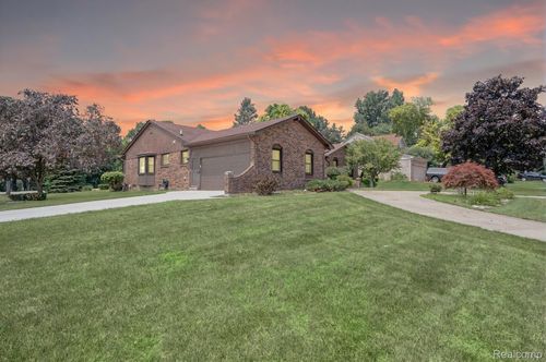 311 Fordcroft Dr, Rochester Hills, MI, 48309-1146 | Card Image