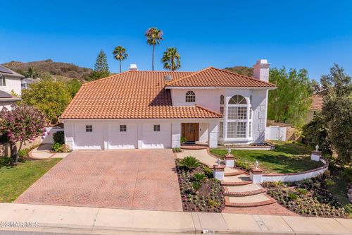 5470 Bromely Dr, Oak Park, CA, 91377-4749 | Card Image