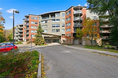 207-77 Governor'S Rd, Dundas, ON, L9H7N8 | Card Image