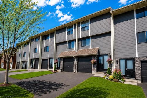18-135 Chalmers St S, Cambridge, ON, N1R6M2 | Card Image