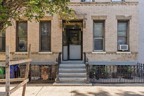 125 Freeman St, Brooklyn, NY, 11222-3845 | Card Image