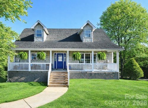 518 30th Avenue Cir Ne, Hickory, NC, 28601-9340 | Card Image