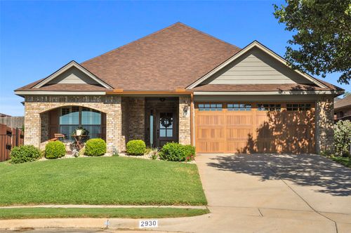 2930 Greenway Dr, Burleson, TX, 76028-8306 | Card Image