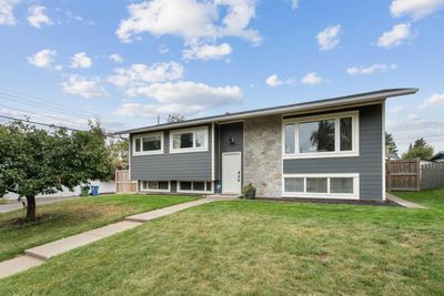 1164 Lake Wapta Rd Se, House detached with 4 bedrooms, 2 bathrooms and 2 parking in Calgary AB | Image 1