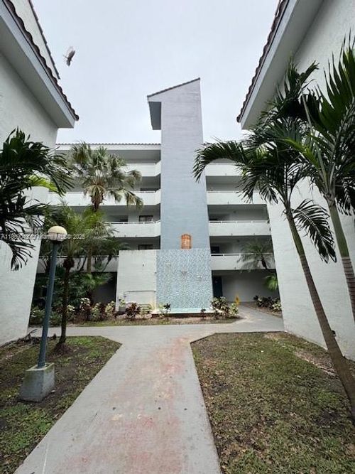 ph2-8335 Sw 152nd Ave, Miami, FL, 33193-4081 | Card Image