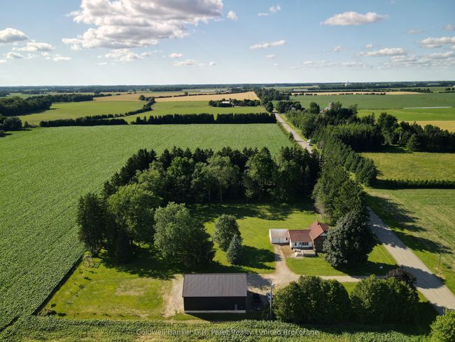 22445 Fairview Rd, House other with 3 bedrooms, 1 bathrooms and 6 parking in Thorndale ON | Image 6