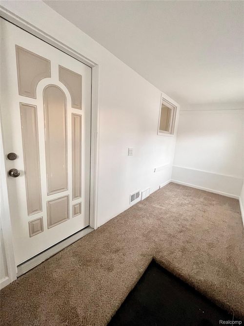 2410 Corunna Rd, Flint, MI, 48503-3359 | Card Image